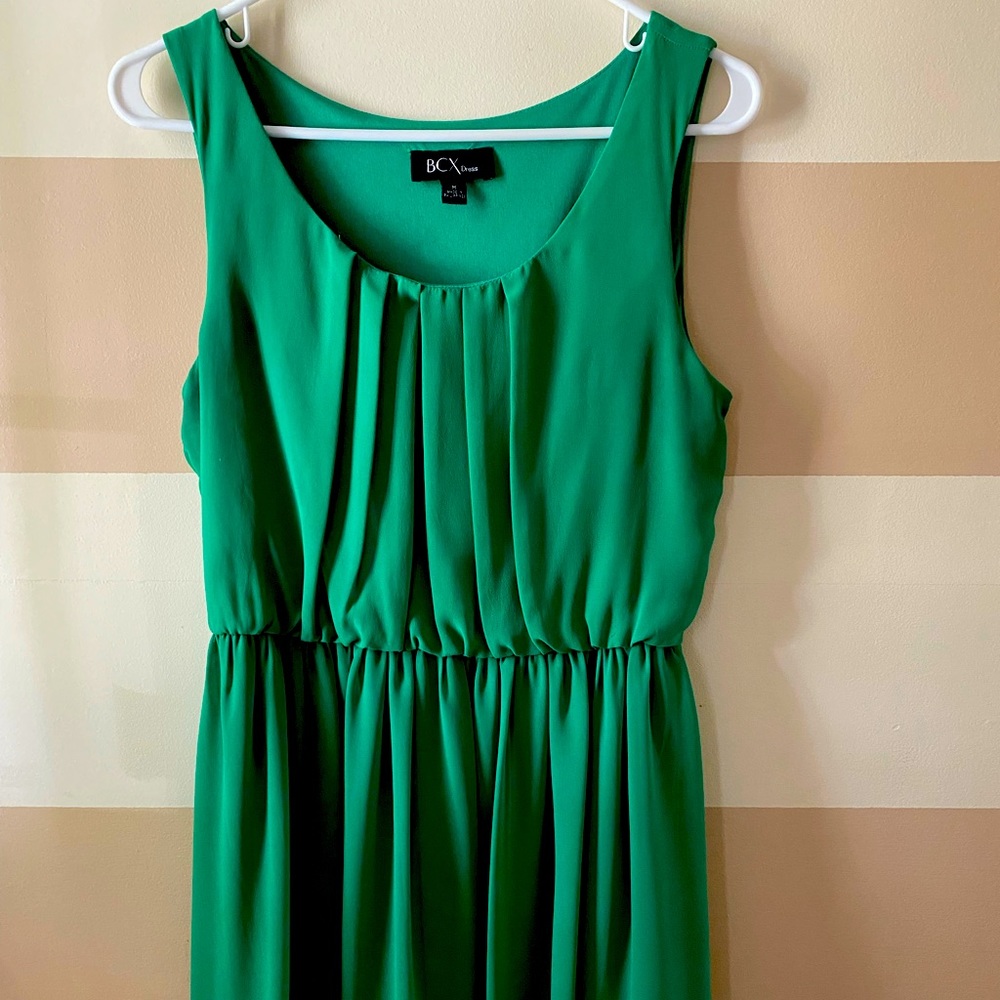 Green short sleeved dress